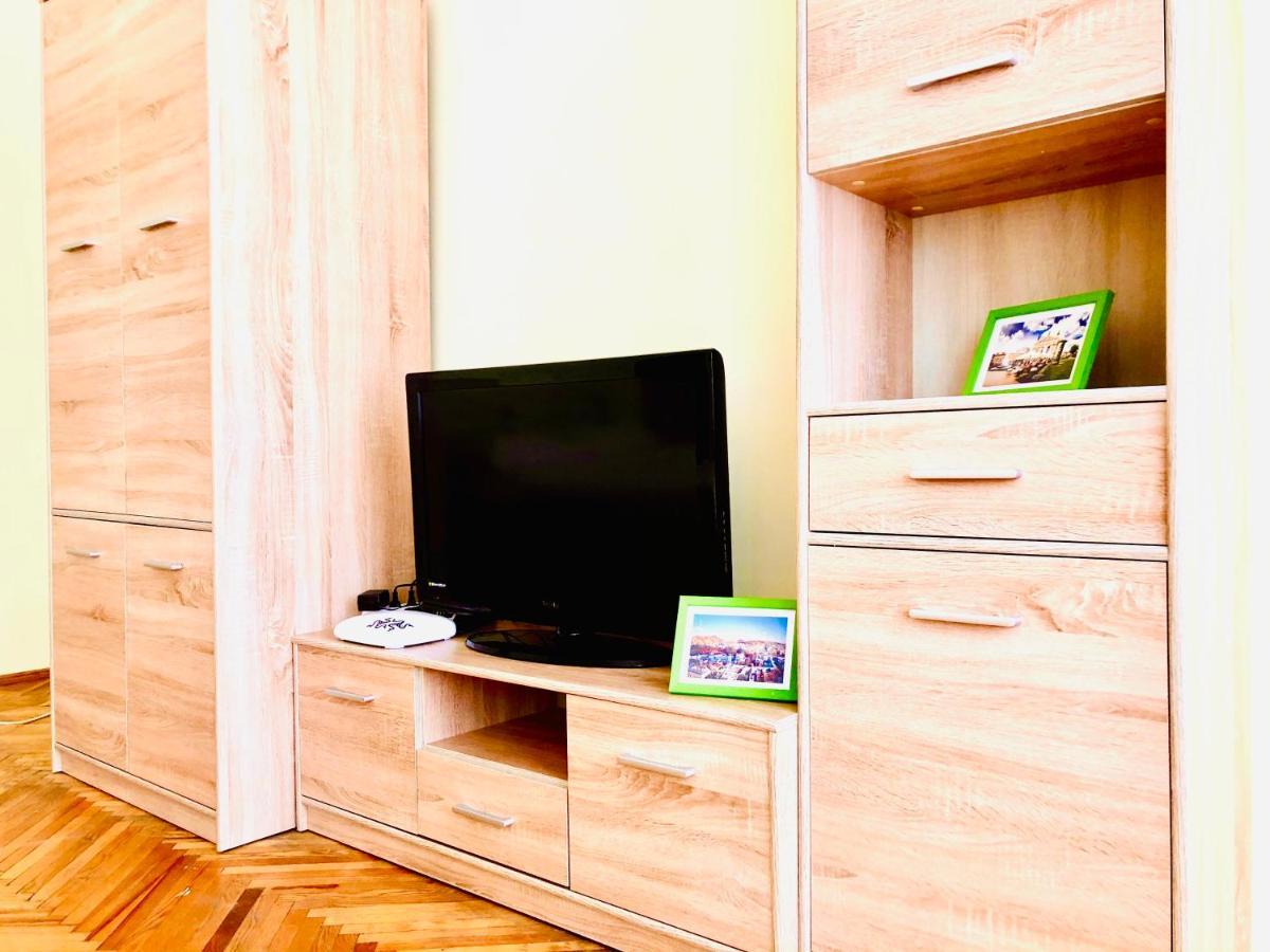 Apartment Near Opera On Horodotska 11 Lviv Ngoại thất bức ảnh